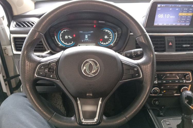 Used Dongfeng Fengon 370 2018 S370 1.5L CVT Luxury 7-Seater Steering Wheel