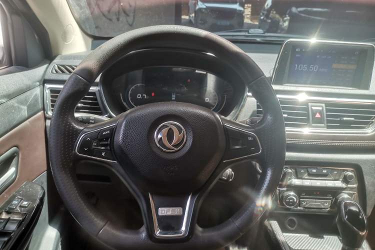 Used Dongfeng Fengon 370 2018 S370 1.5L CVT Luxury 7-Seater Steering Wheel