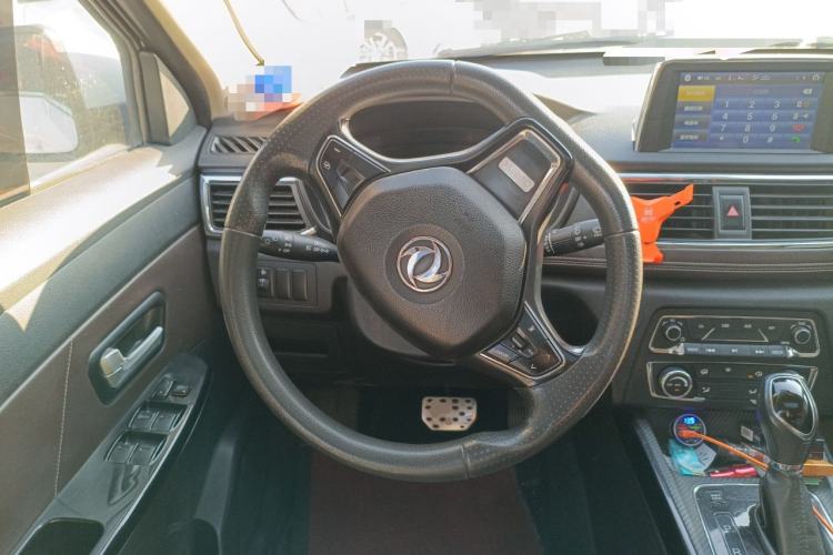 Used Dongfeng Fengon 370 2018 S370 1.5L CVT Luxury 7-Seater Steering Wheel