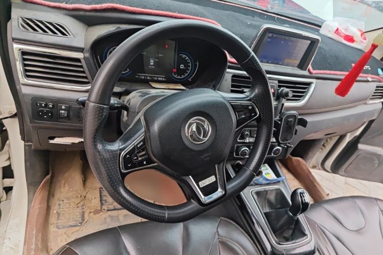 Used Dongfeng Fengon 370 2018 S370 1.5L Manual Luxury 5-Seater Steering Wheel