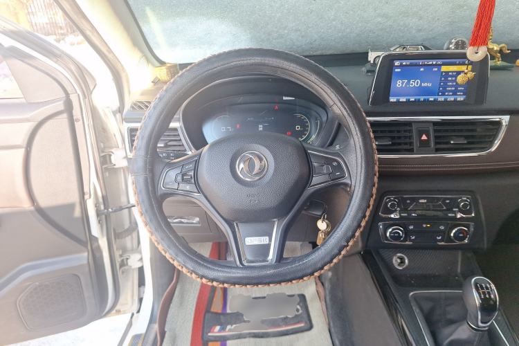 Used Dongfeng Fengon 370 2018 S370 1.5L Manual Luxury 7-Seater Steering Wheel