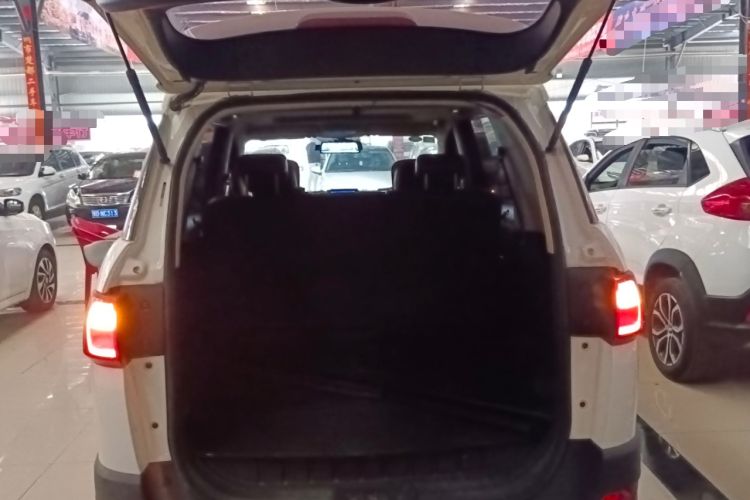 Used Dongfeng Fengon 370 2018 S370 1.5L Manual Luxury 5-Seater Trunk