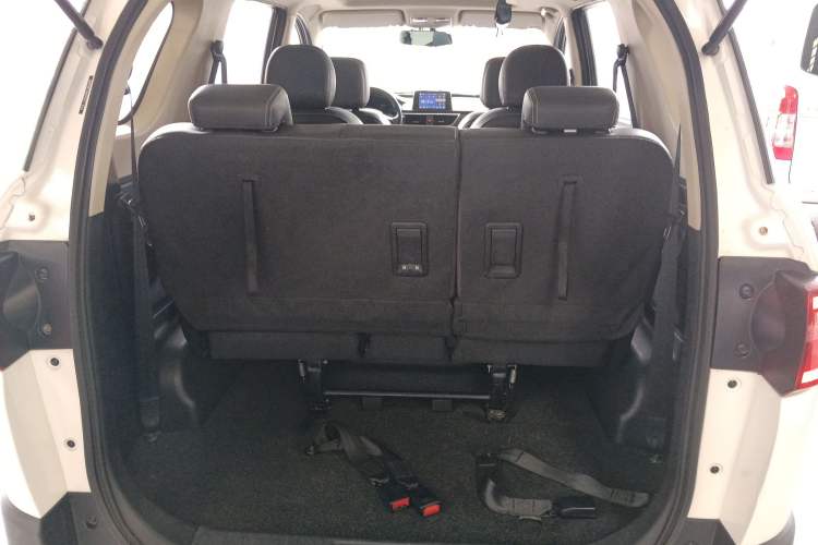 Used Dongfeng Fengon 370 2018 S370 1.5L CVT Luxury 7-Seater Trunk