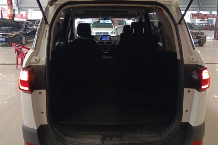 Used Dongfeng Fengon 370 2018 S370 1.5L Manual Luxury 5-Seater Trunk
