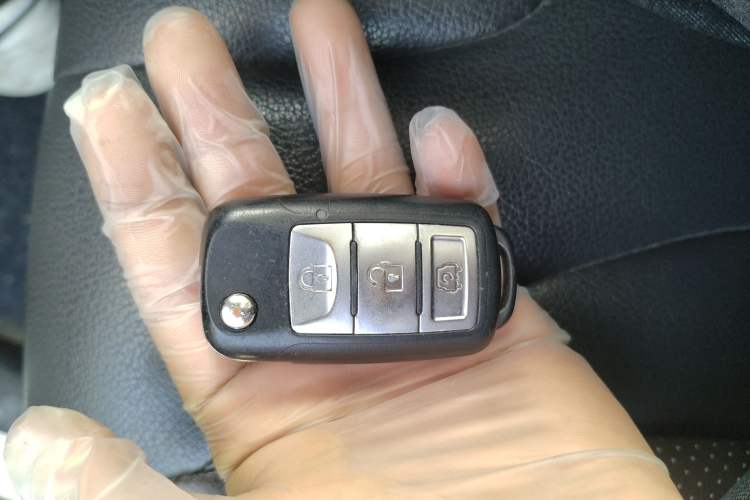 Used Dongfeng Fengon 370 2018 S370 1.5L CVT Luxury 7-Seater Vehicle Key