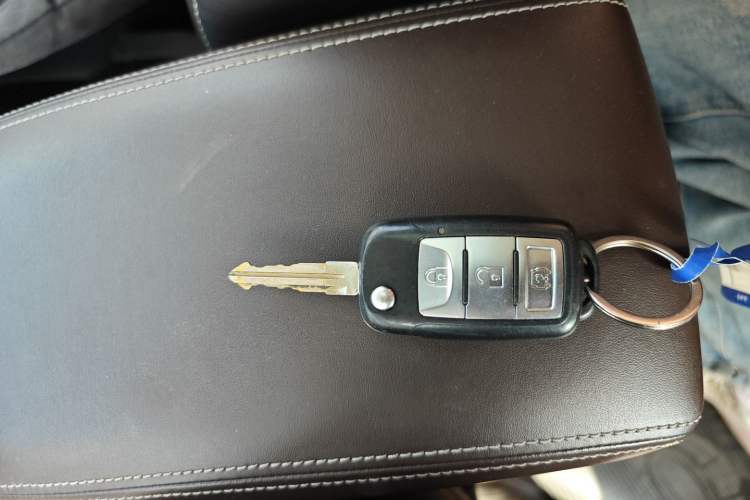 Used Dongfeng Fengon 370 2018 S370 1.5L CVT Luxury 7-Seater Vehicle Key