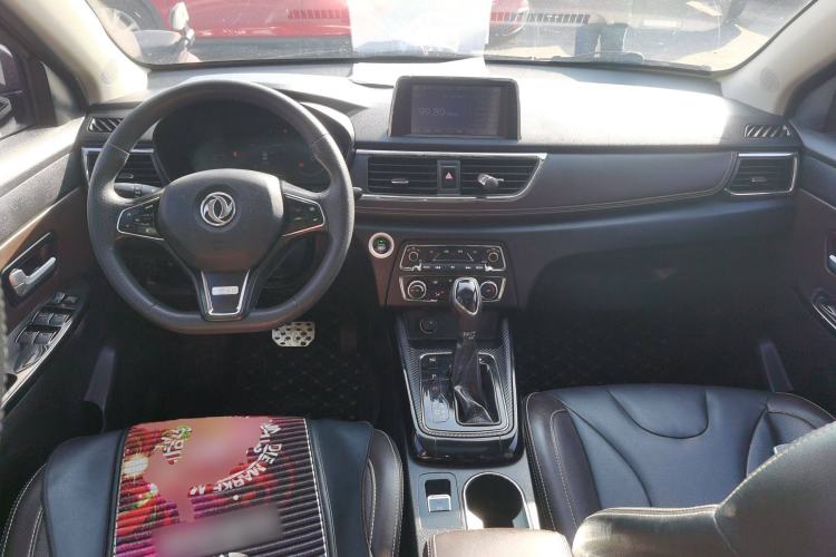 Used Dongfeng Fengon 370 2020 S370 1.5L CVT Luxury 7-Seater Center Console