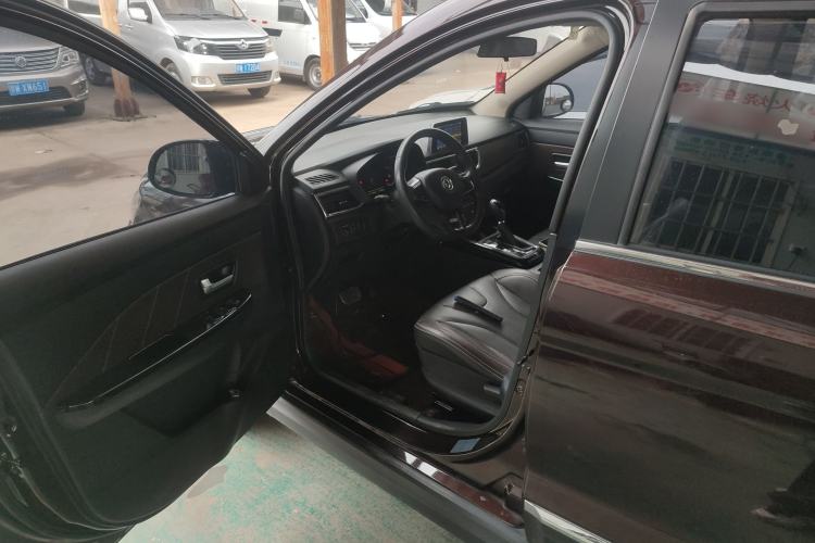 Used Dongfeng Fengon 370 2020 S370 1.5L CVT Luxury Model 5 Seats Driver Seat