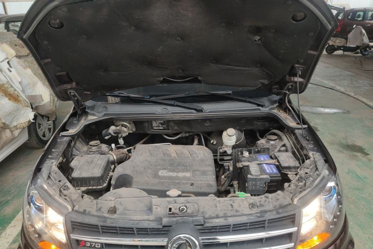 Used Dongfeng Fengon 370 2020 S370 1.5L CVT Luxury Model 5 Seats Engine Bay