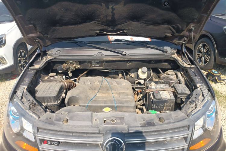 Used Dongfeng Fengon 370 2020 S370 1.5L CVT Luxury Model 5 Seats Engine Bay