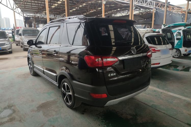 Used Dongfeng Fengon 370 2020 S370 1.5L CVT Luxury Model 5 Seats Exterior 2