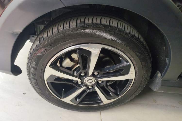 Used Dongfeng Fengon 370 2020 S370 1.5L CVT Luxury Model 5 Seats Exterior 4