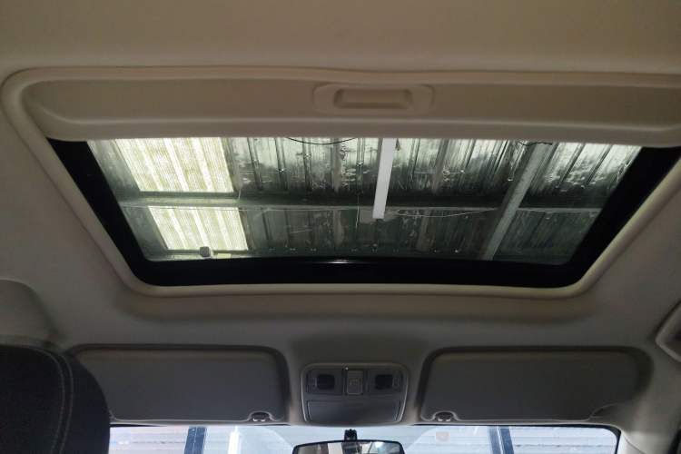 Used Dongfeng Fengon 370 2020 S370 1.5L CVT Luxury Model 5 Seats Headliner