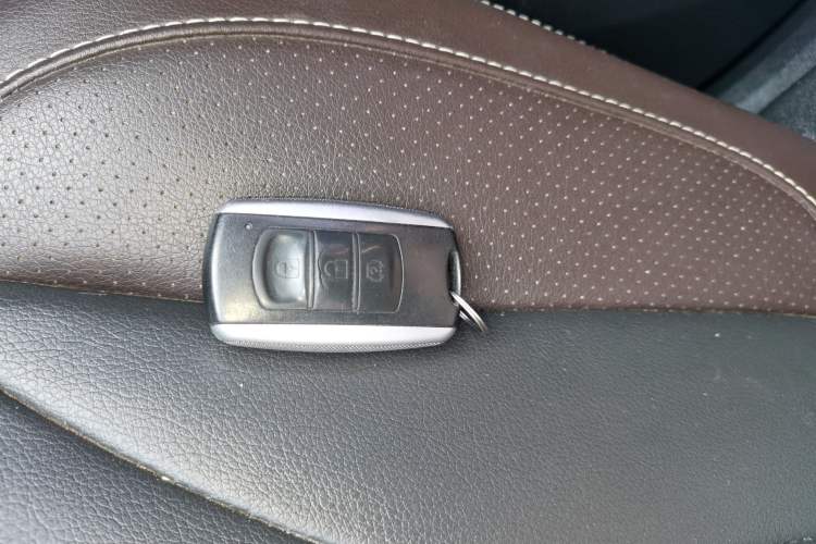 Used Dongfeng Fengon 370 2020 S370 1.5L CVT Luxury 7-Seater Interior 1