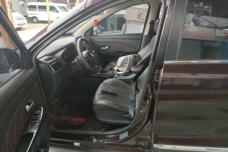 Used Dongfeng Fengon 370 2020 S370 1.5L CVT Luxury Model 5 Seats Left Front Seat