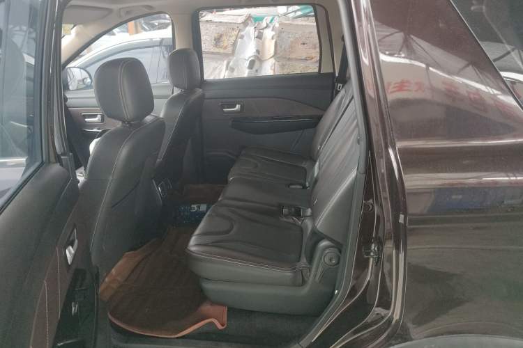 Used Dongfeng Fengon 370 2020 S370 1.5L CVT Luxury Model 5 Seats Left Rear Seat