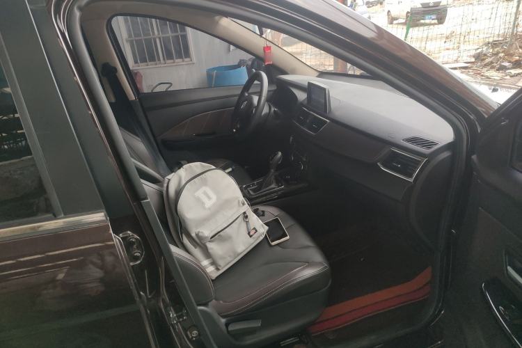 Used Dongfeng Fengon 370 2020 S370 1.5L CVT Luxury Model 5 Seats Right Front Seat