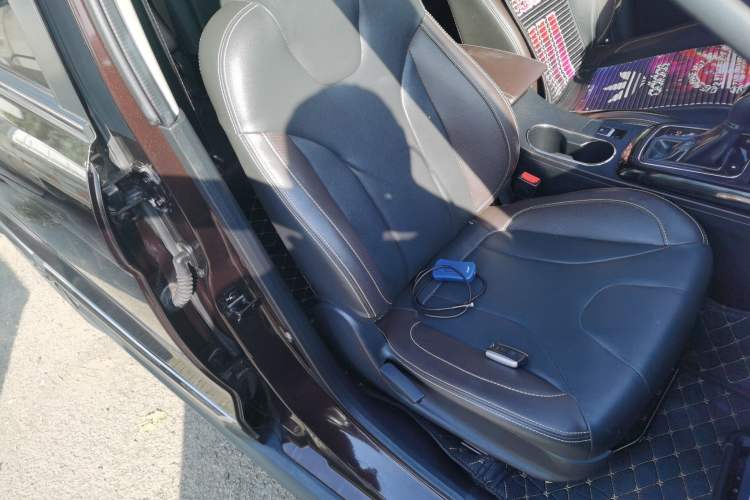 Used Dongfeng Fengon 370 2020 S370 1.5L CVT Luxury 7-Seater Right Front Seat