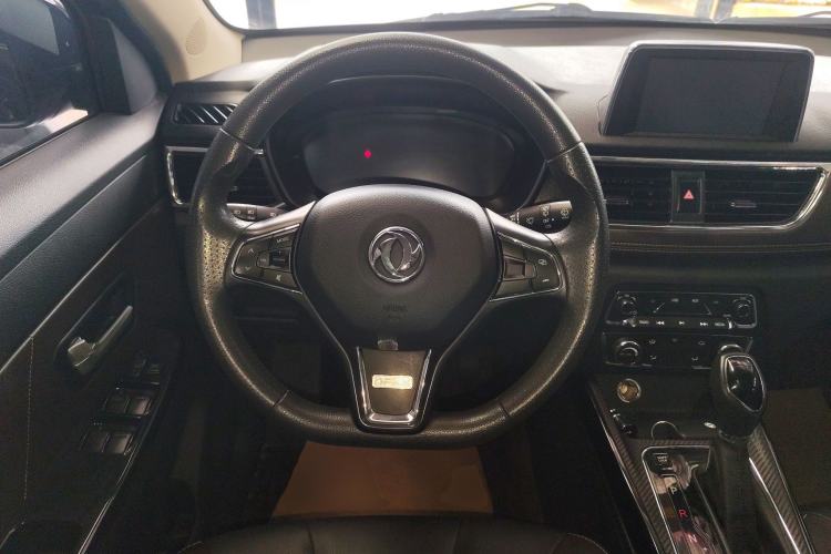 Used Dongfeng Fengon 370 2020 S370 1.5L CVT Luxury Model 5 Seats Steering Wheel