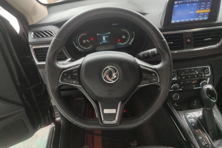 Used Dongfeng Fengon 370 2020 S370 1.5L CVT Luxury Model 5 Seats Steering Wheel