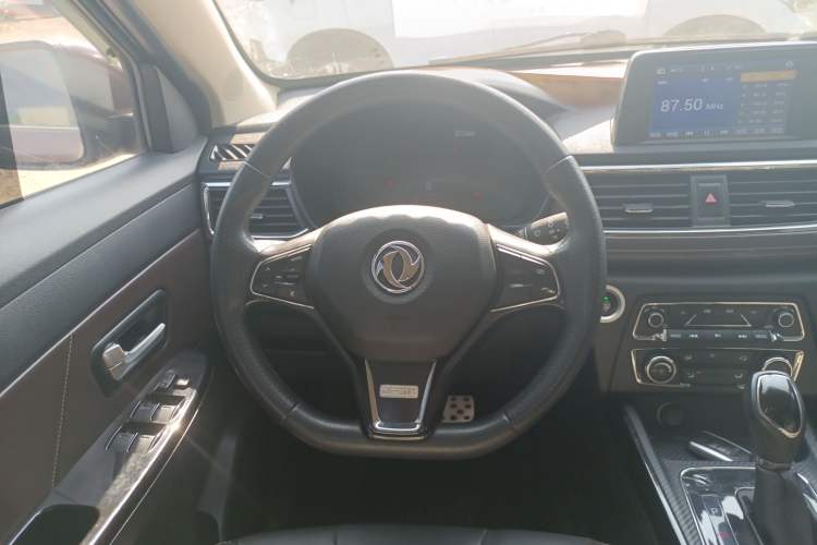 Used Dongfeng Fengon 370 2020 S370 1.5L CVT Luxury Model 5 Seats Steering Wheel
