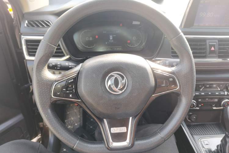 Used Dongfeng Fengon 370 2020 S370 1.5L CVT Luxury 7-Seater Steering Wheel