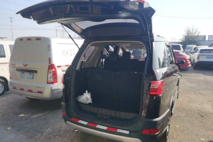 Used Dongfeng Fengon 370 2020 S370 1.5L CVT Luxury 7-Seater Trunk