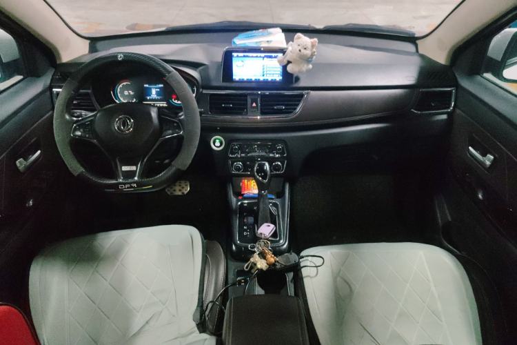 Used Dongfeng Fengon 370 2020 S370 1.5L CVT Luxury 7-Seater Center Console