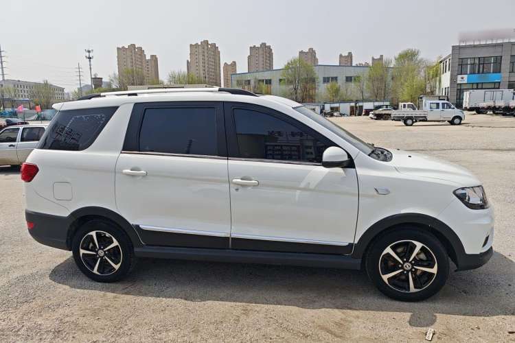 Used Dongfeng Fengon 370 2020 S370 1.5L Manual Luxury 7-Seater Exterior 2