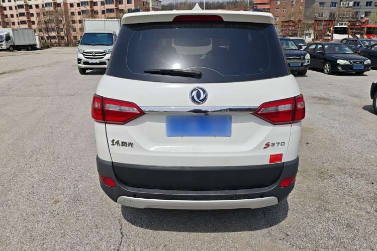 Used Dongfeng Fengon 370 2020 S370 1.5L Manual Luxury 7-Seater Exterior 4