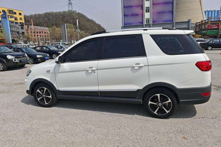 Used Dongfeng Fengon 370 2020 S370 1.5L Manual Luxury 7-Seater Exterior 5