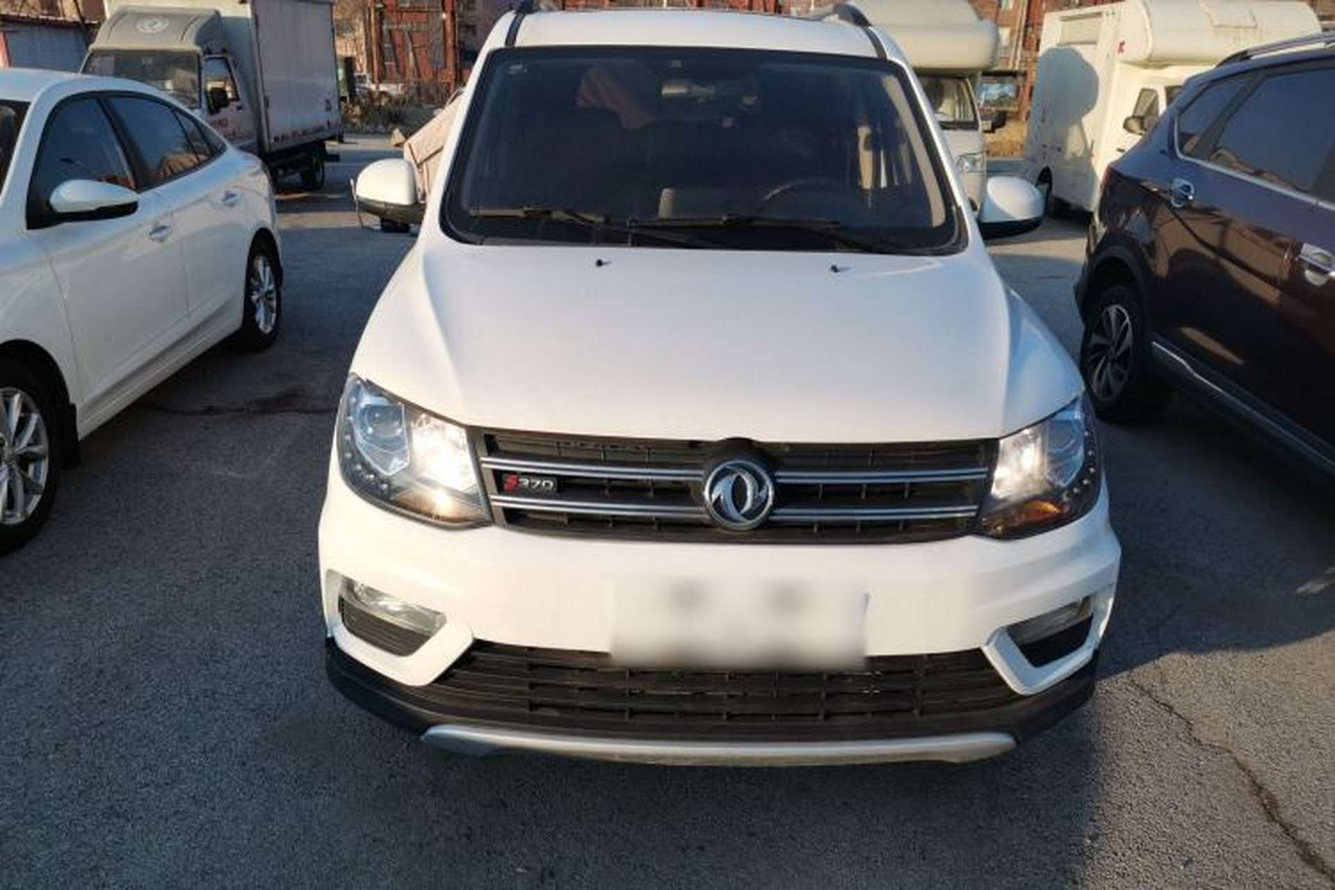 Used Dongfeng Fengon 370 2020 S370 1.5L Manual Luxury 7-Seater Front