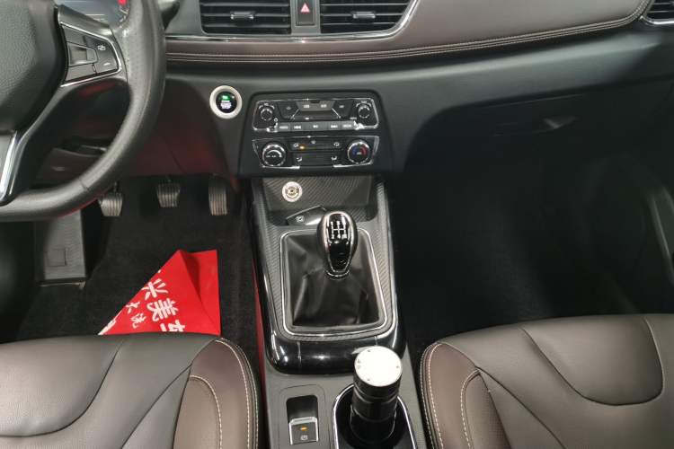 Used Dongfeng Fengon 370 2020 S370 1.5L Manual Luxury 7-Seater Gear Lever