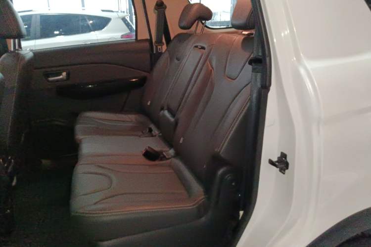 Used Dongfeng Fengon 370 2020 S370 1.5L CVT Luxury Model 5 Seats Left Rear Seat
