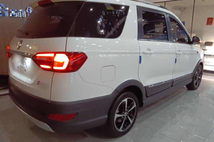 Used Dongfeng Fengon 370 2020 S370 1.5L CVT Luxury Model 5 Seats Rear Right 45 Deg