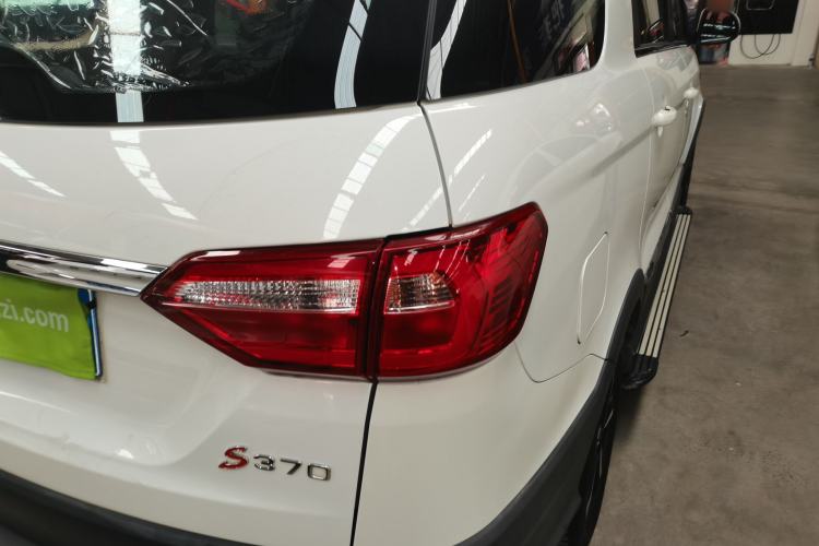 Used Dongfeng Fengon 370 2020 S370 1.5L Manual Luxury 7-Seater Right Rear Taillight