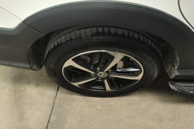 Used Dongfeng Fengon 370 2020 S370 1.5L Manual Luxury 7-Seater Right Rear Wheel Hub