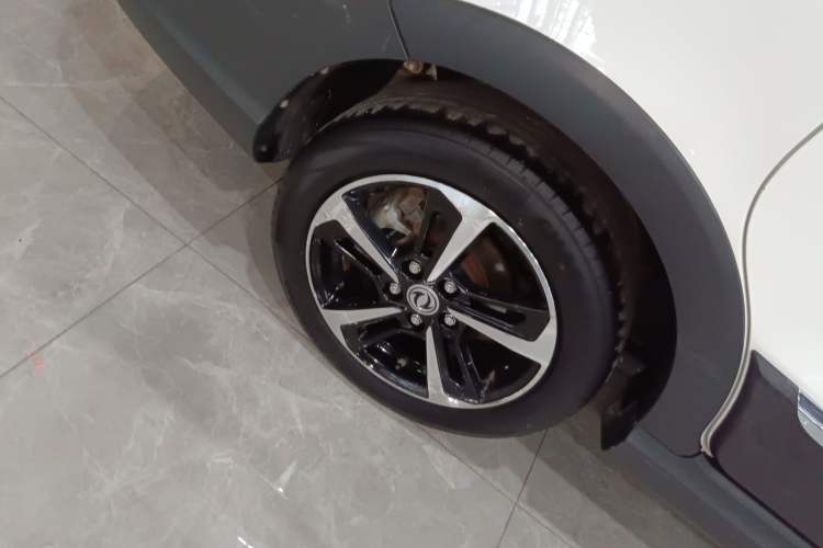 Used Dongfeng Fengon 370 2020 S370 1.5L CVT Luxury Model 5 Seats Right Rear Wheel Hub