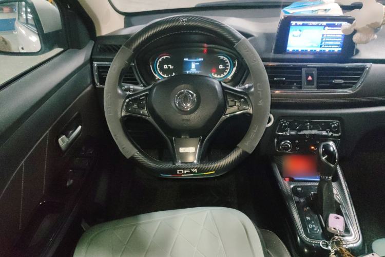 Used Dongfeng Fengon 370 2020 S370 1.5L CVT Luxury 7-Seater Steering Wheel