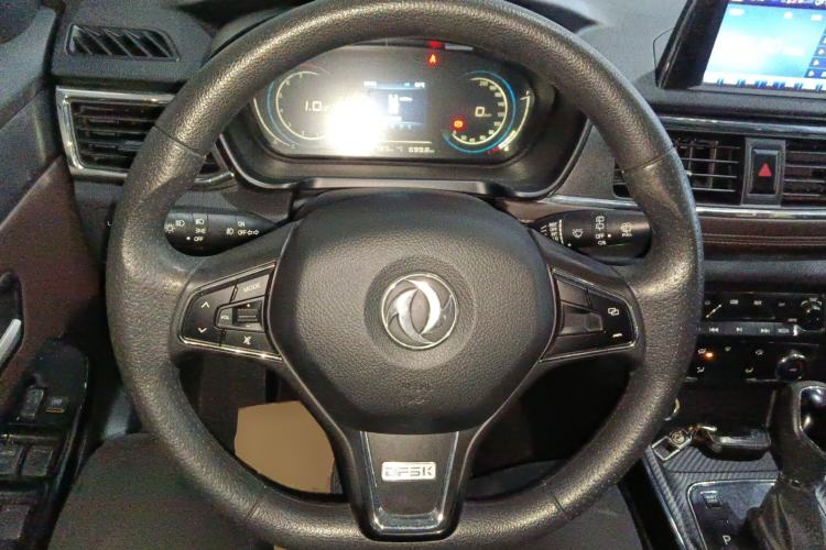 Used Dongfeng Fengon 370 2020 S370 1.5L CVT Luxury Model 5 Seats Steering Wheel