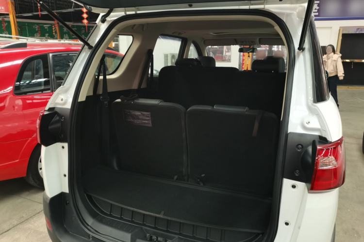 Used Dongfeng Fengon 370 2020 S370 1.5L Manual Luxury 7-Seater Trunk