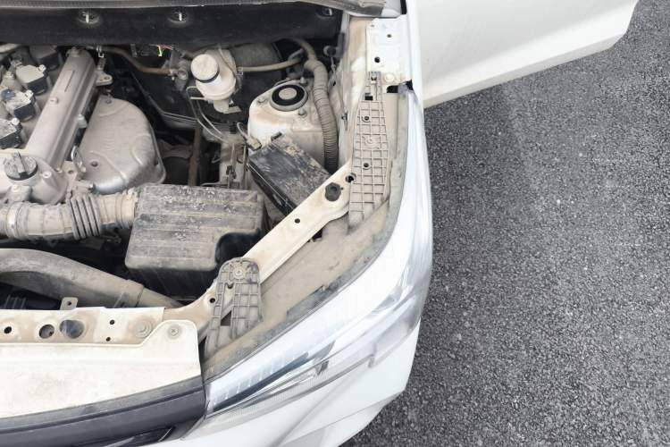 Used Dongfeng Fengon 380 2022 1.5L Comfort-Class Passenger Vehicle (Steel Spring) with 7 Seats Engine Bay Left