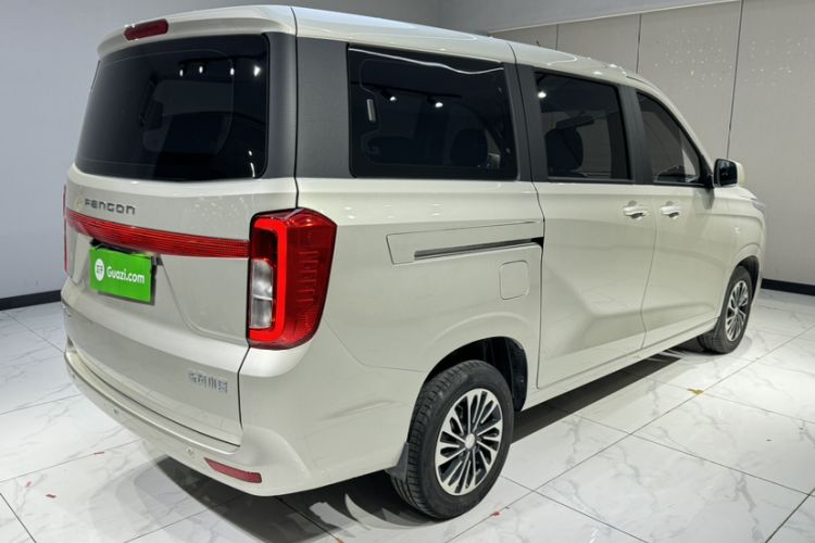 Used Dongfeng Fengon 380 2022 1.5L Comfort-Class Passenger Vehicle (Steel Spring) with 5 Seats Exterior 1