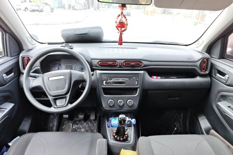 Used Dongfeng Fengon 380 2022 1.5L Comfort-Class Passenger Vehicle (Steel Spring) with 7 Seats Center Console