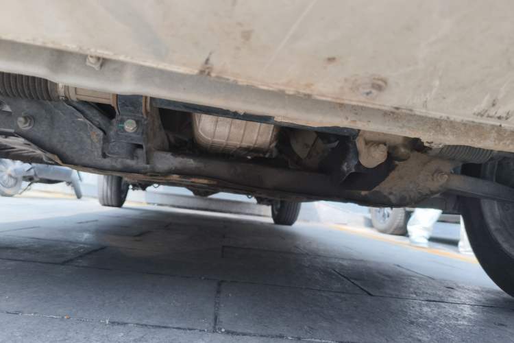 Used Dongfeng Fengon 380 2022 1.5L Comfort-Class Passenger Vehicle (Spiral Spring) – 7 Seats Chassis Front