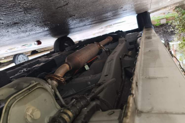 Used Dongfeng Fengon 380 2022 1.5L Comfort-Class Passenger Vehicle (Spiral Spring) – 7 Seats Chassis Rear Left