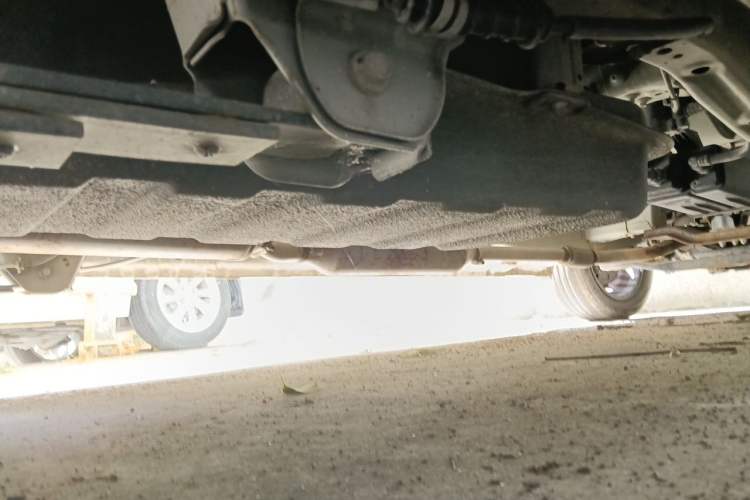 Used Dongfeng Fengon 380 2022 1.5L Standard Edition 7-Seater Passenger Vehicle Chassis Rear Right