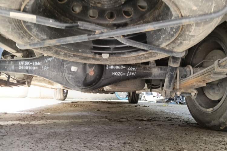 Used Dongfeng Fengon 380 2022 1.5L Standard Edition 7-Seater Passenger Vehicle Chassis Rear