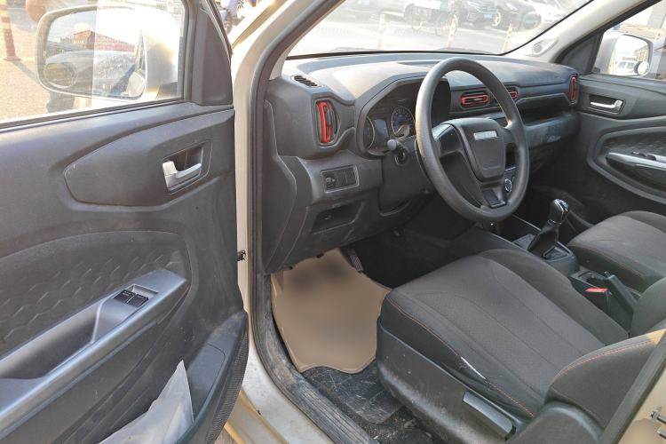 Used Dongfeng Fengon 380 2022 1.5L Comfort-Class Passenger Vehicle (Steel Spring) with 7 Seats Driver Seat