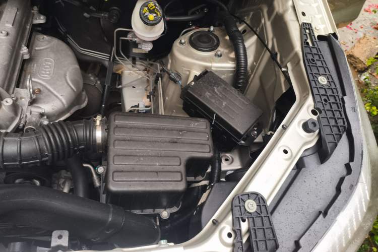 Used Dongfeng Fengon 380 2022 1.5L Comfort-Class Passenger Vehicle (Spiral Spring) – 7 Seats Engine Bay Left